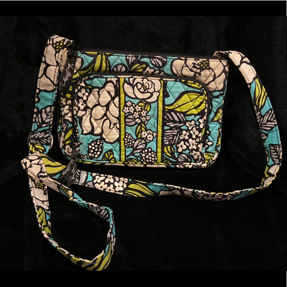✨2/$45✨ Vera Bradley little hipster with wallet